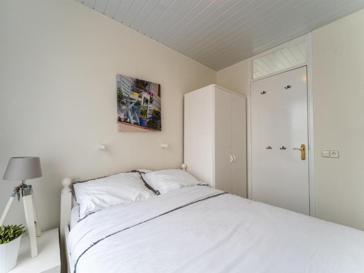 Holiday Home In Baarland With Fenced Garden 外观 照片